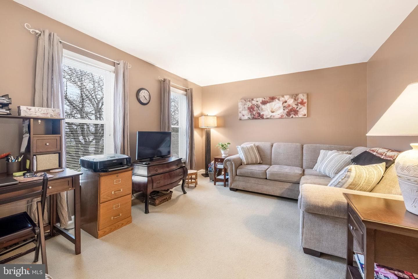 208 Oakridge Drive photo 6