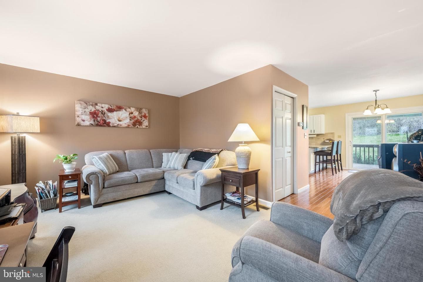 208 Oakridge Drive photo 8