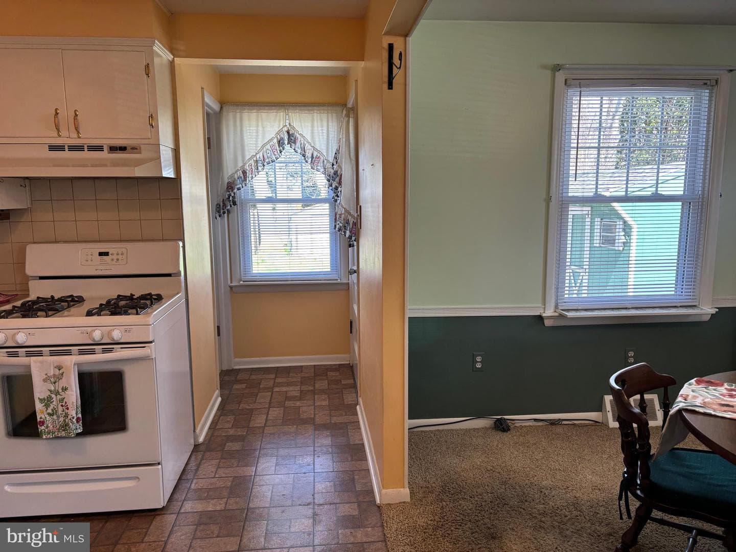 1819 Hemlock Road photo 10
