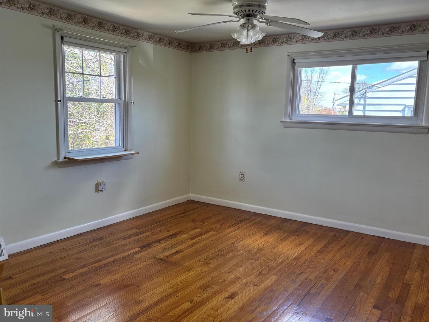 1819 Hemlock Road photo 22