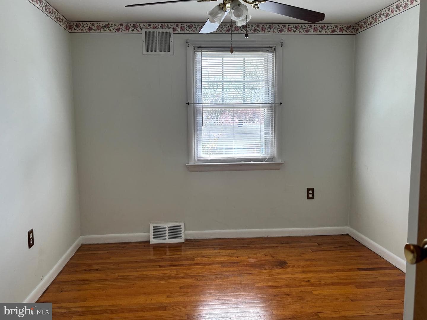 1819 Hemlock Road photo 26