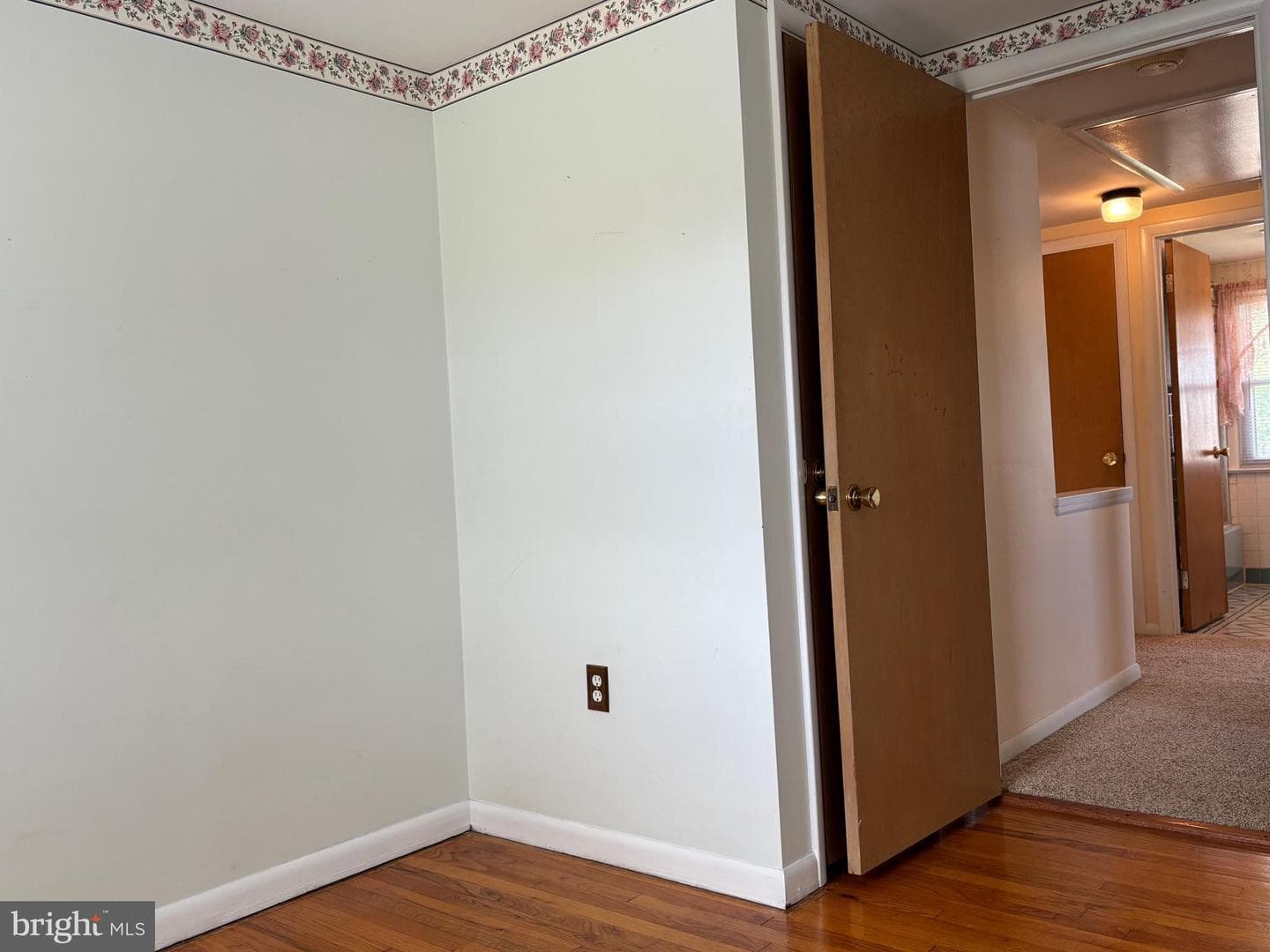 1819 Hemlock Road photo 28
