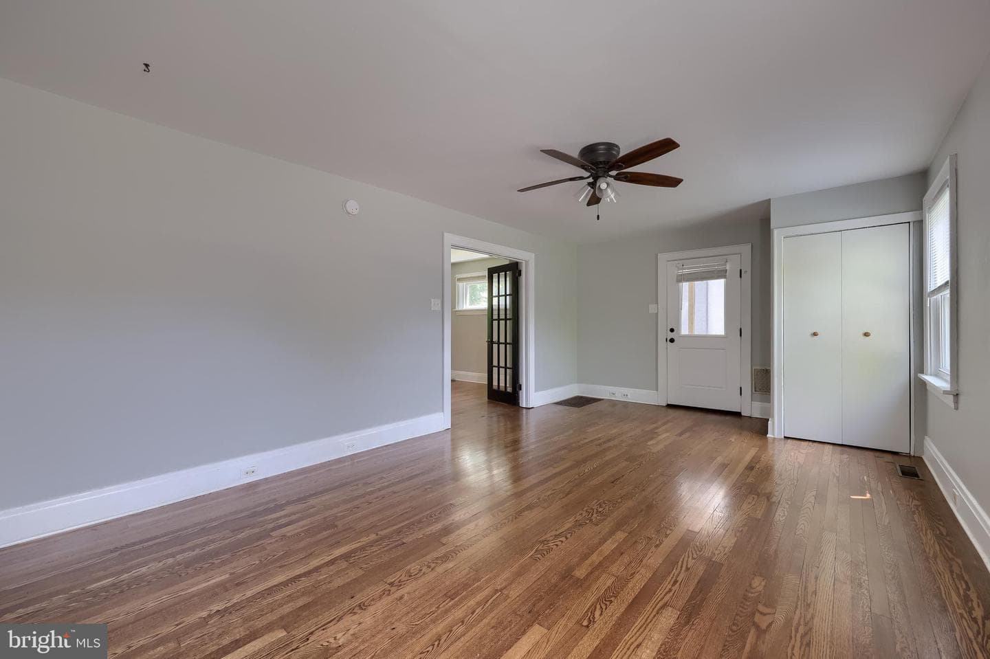 1221 Elm Avenue photo 16
