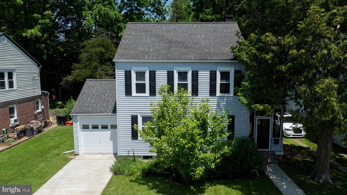 1221 Elm Avenue photo 2