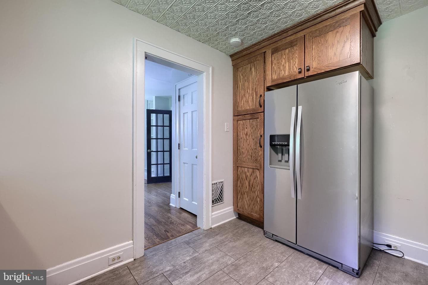1221 Elm Avenue photo 24