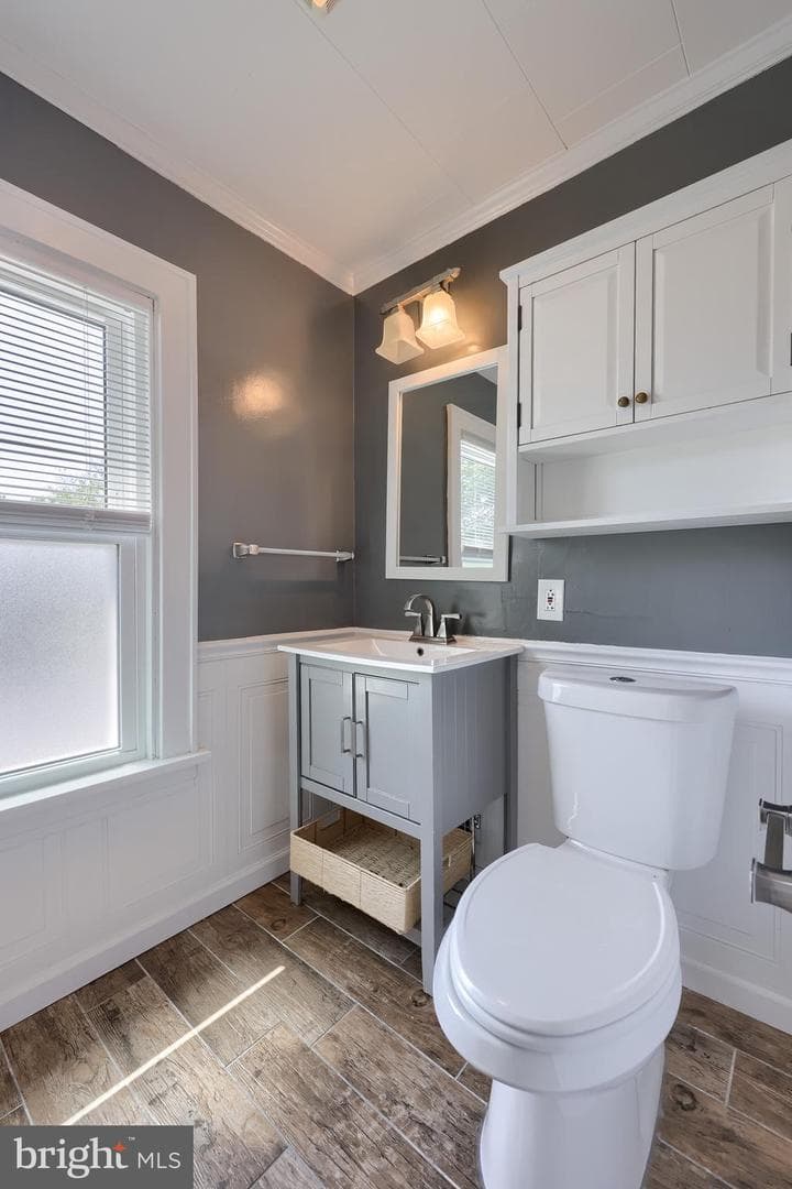 1221 Elm Avenue photo 28