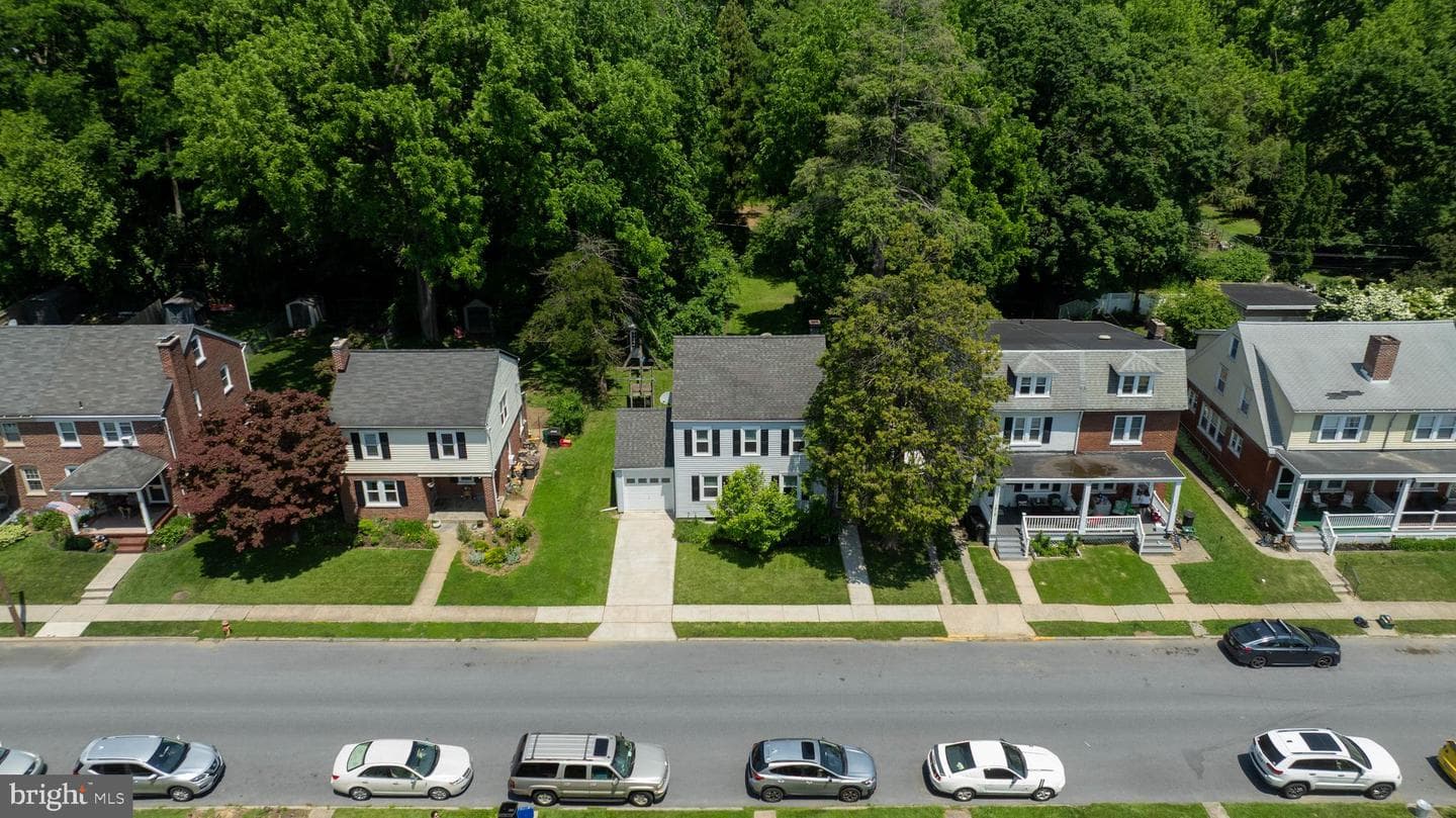 1221 Elm Avenue photo 3