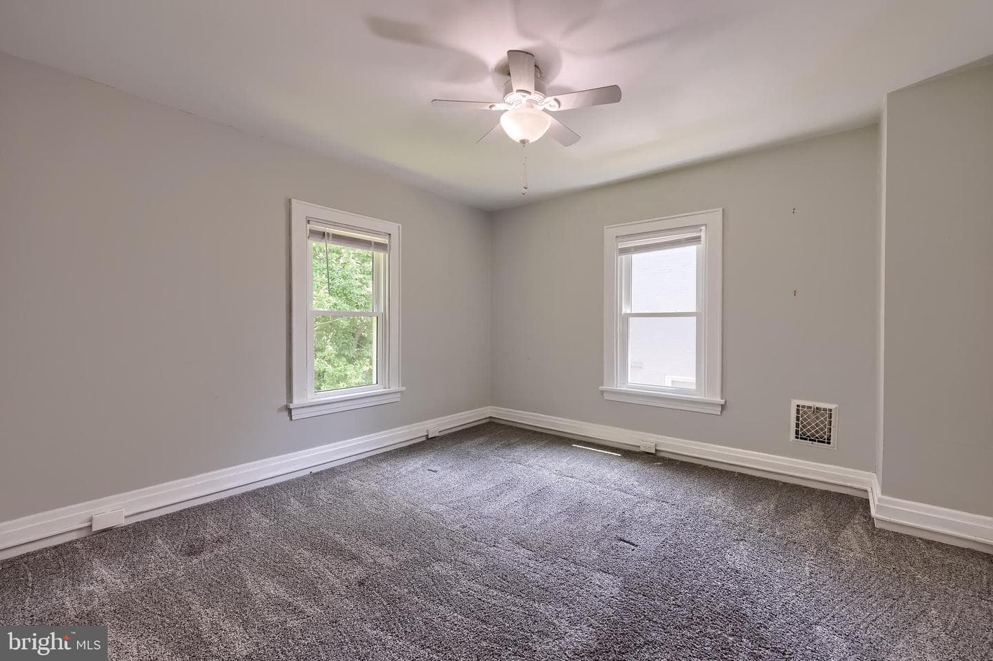 1221 Elm Avenue photo 31