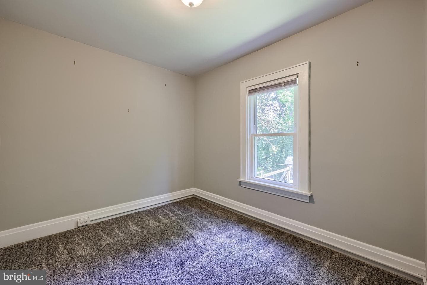 1221 Elm Avenue photo 32