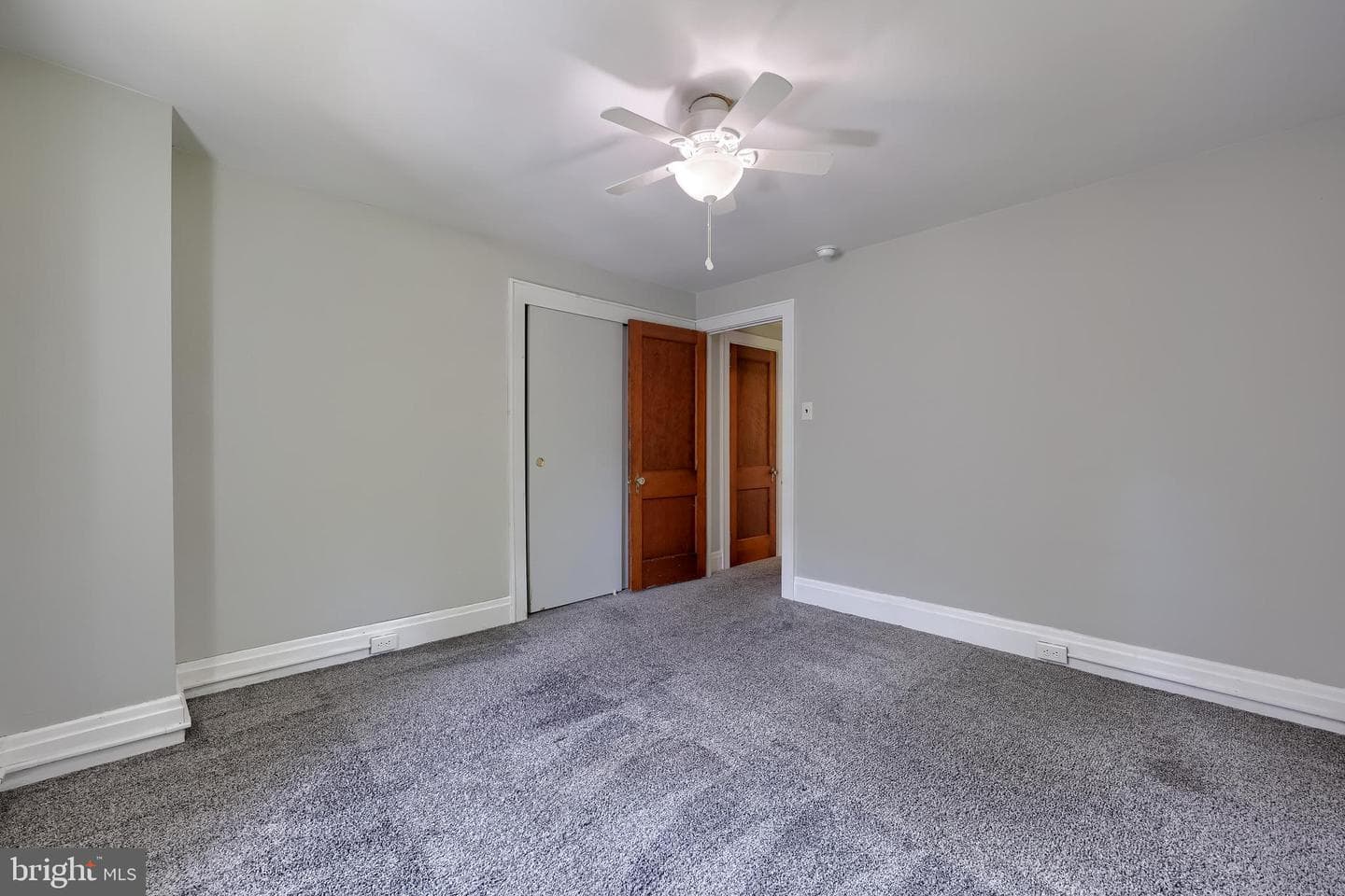 1221 Elm Avenue photo 33