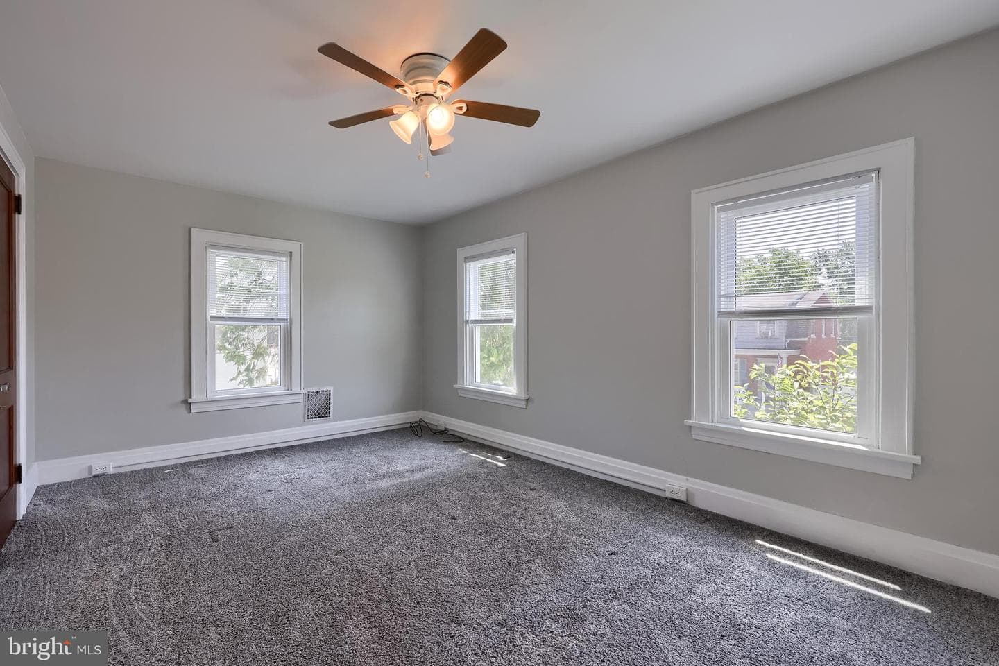 1221 Elm Avenue photo 34