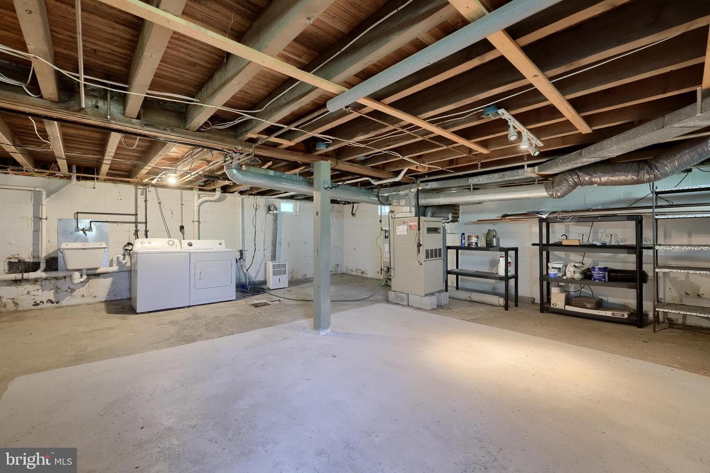 1221 Elm Avenue photo 36
