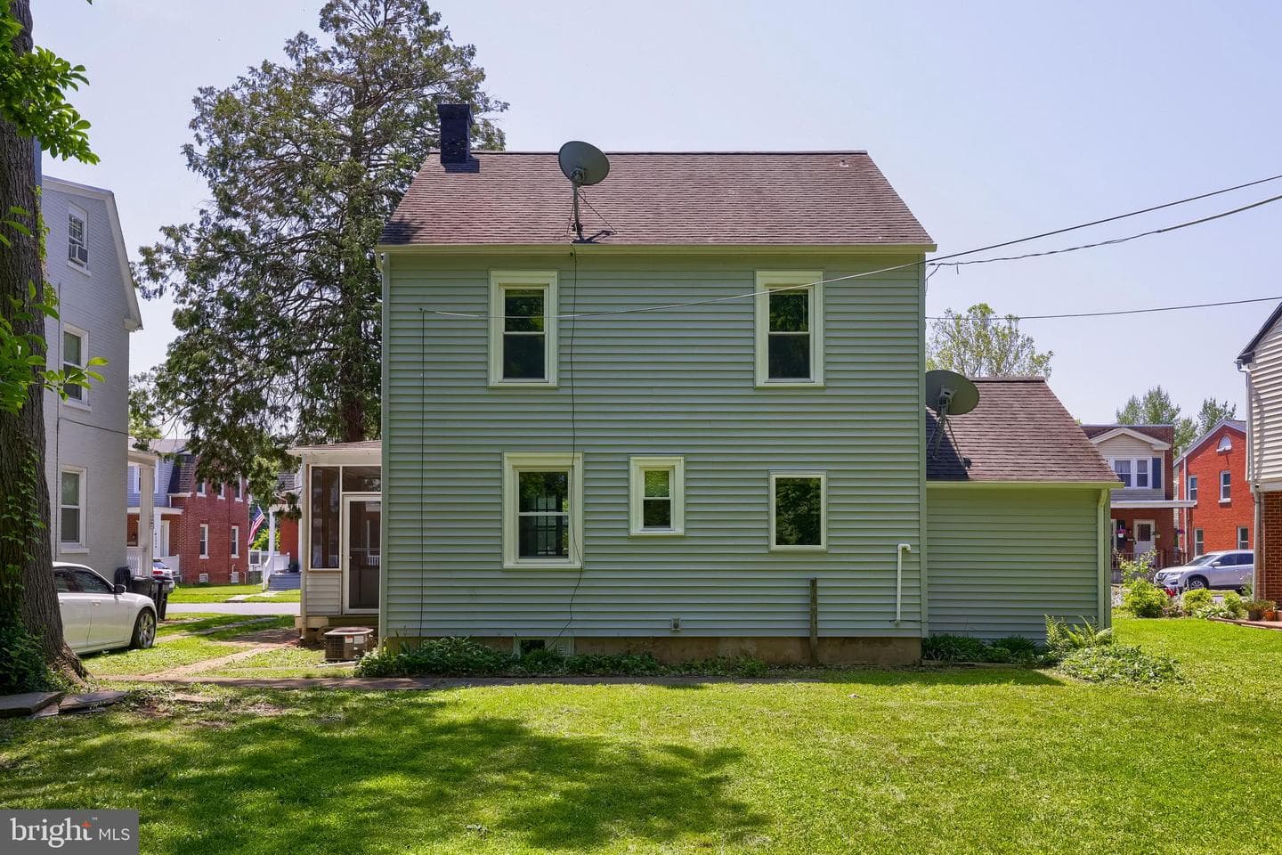 1221 Elm Avenue photo 38