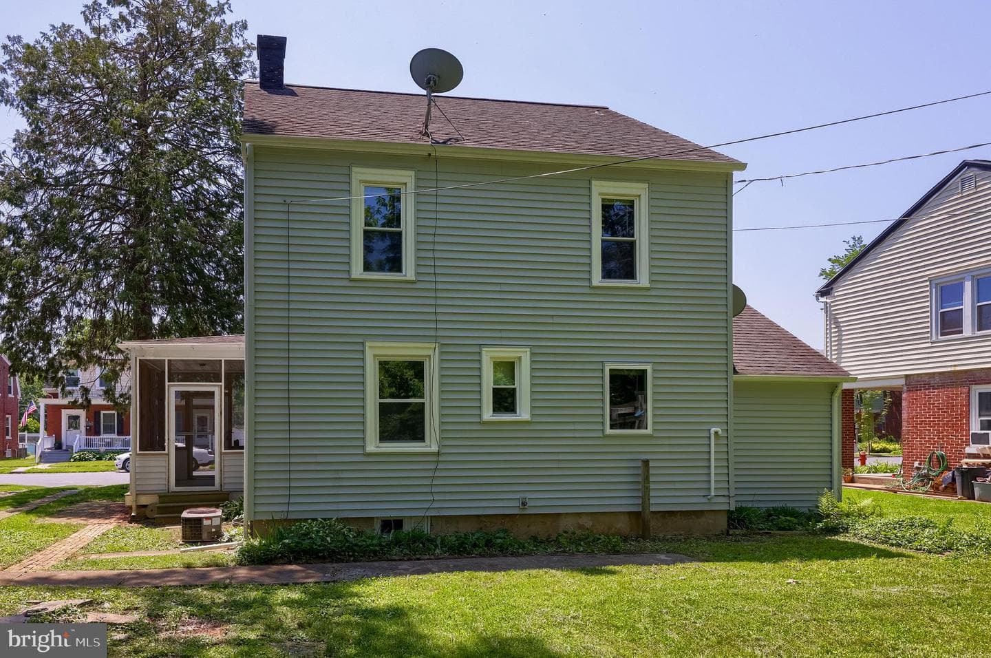 1221 Elm Avenue photo 39