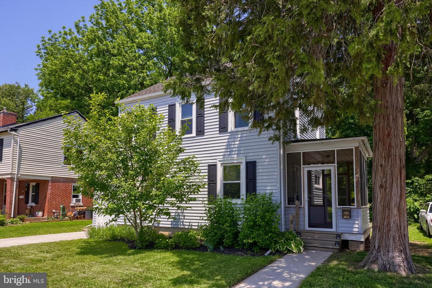 1221 Elm Avenue photo 4