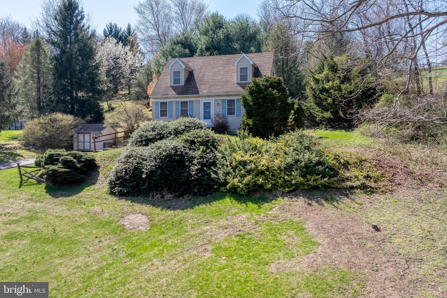 243 Magnolia Drive photo 3