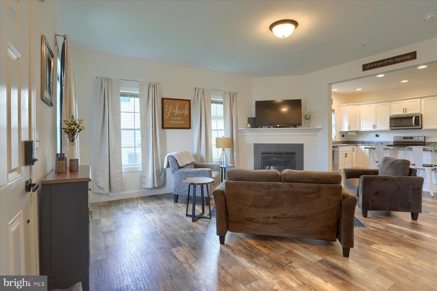 120 Ridgefield Drive photo 2