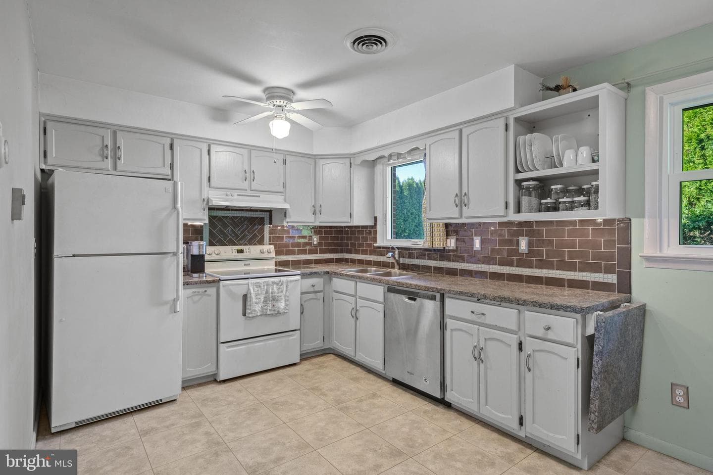 18 Oaklawn Boulevard photo 11