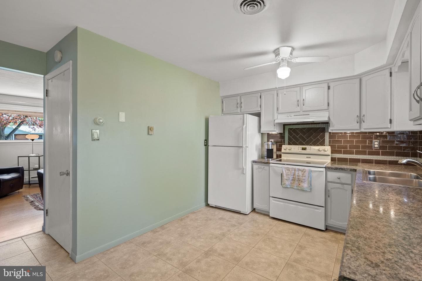 18 Oaklawn Boulevard photo 12