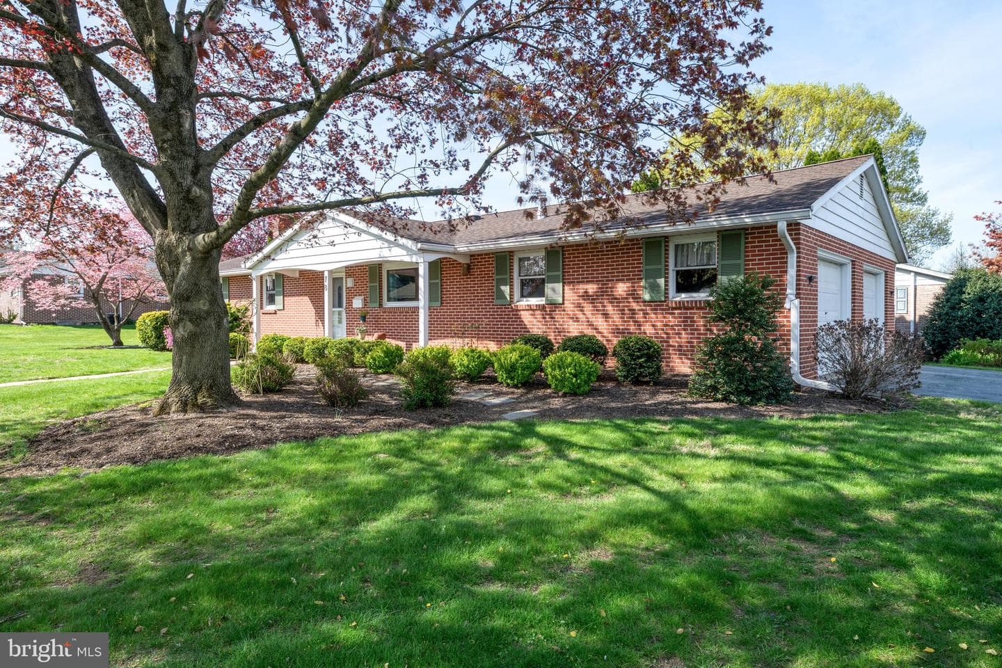 18 Oaklawn Boulevard photo 4