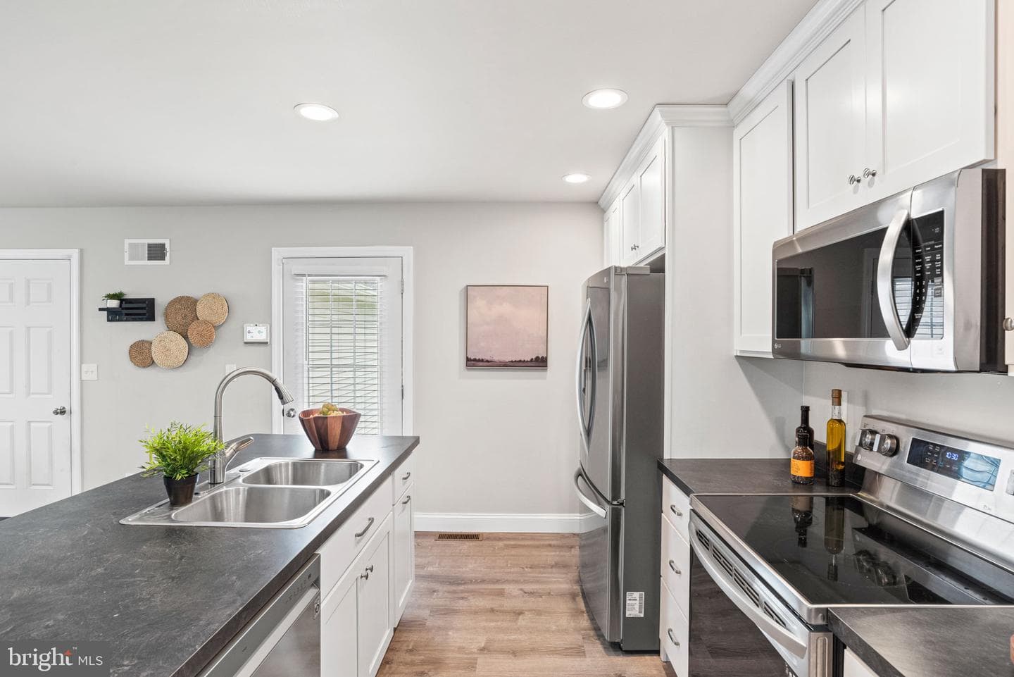 33 Coastal Avenue photo 18
