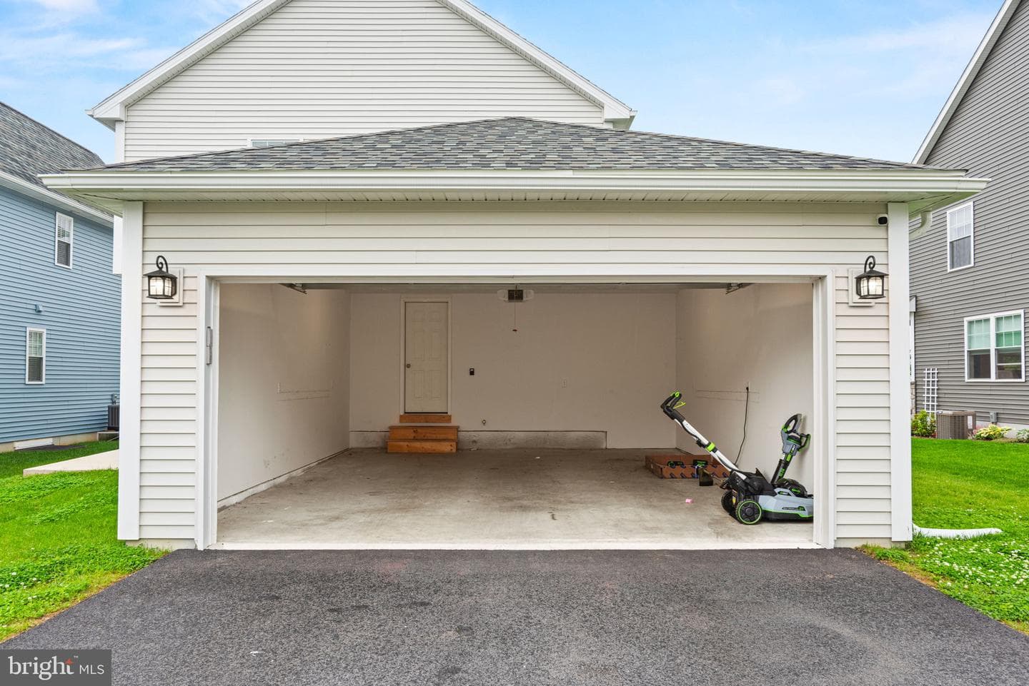 33 Coastal Avenue photo 56