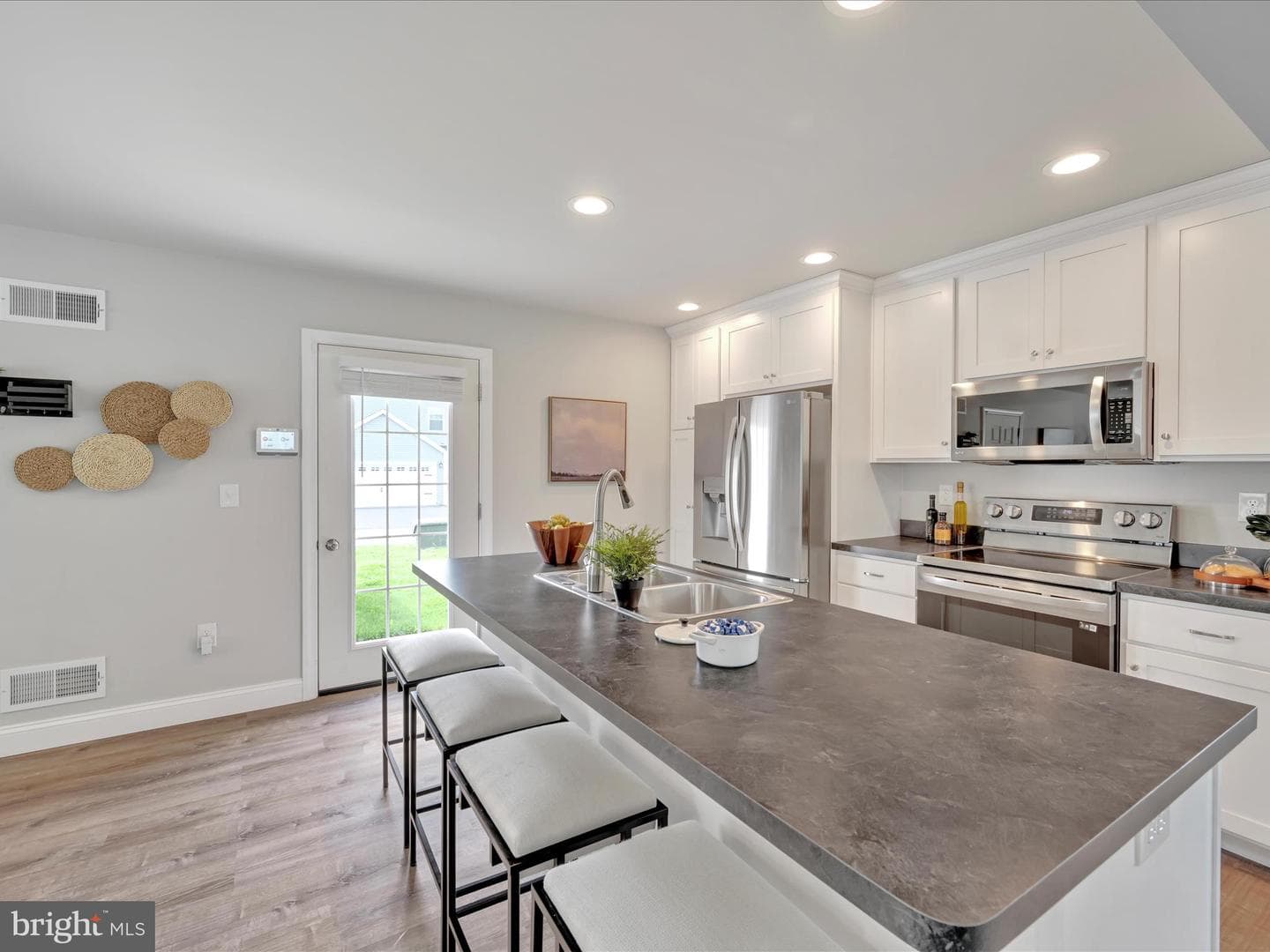 33 Coastal Avenue photo 66