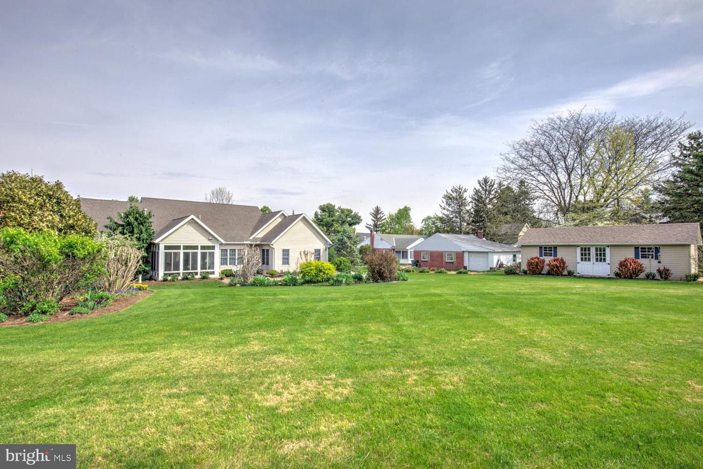 305 Miller Street photo 23