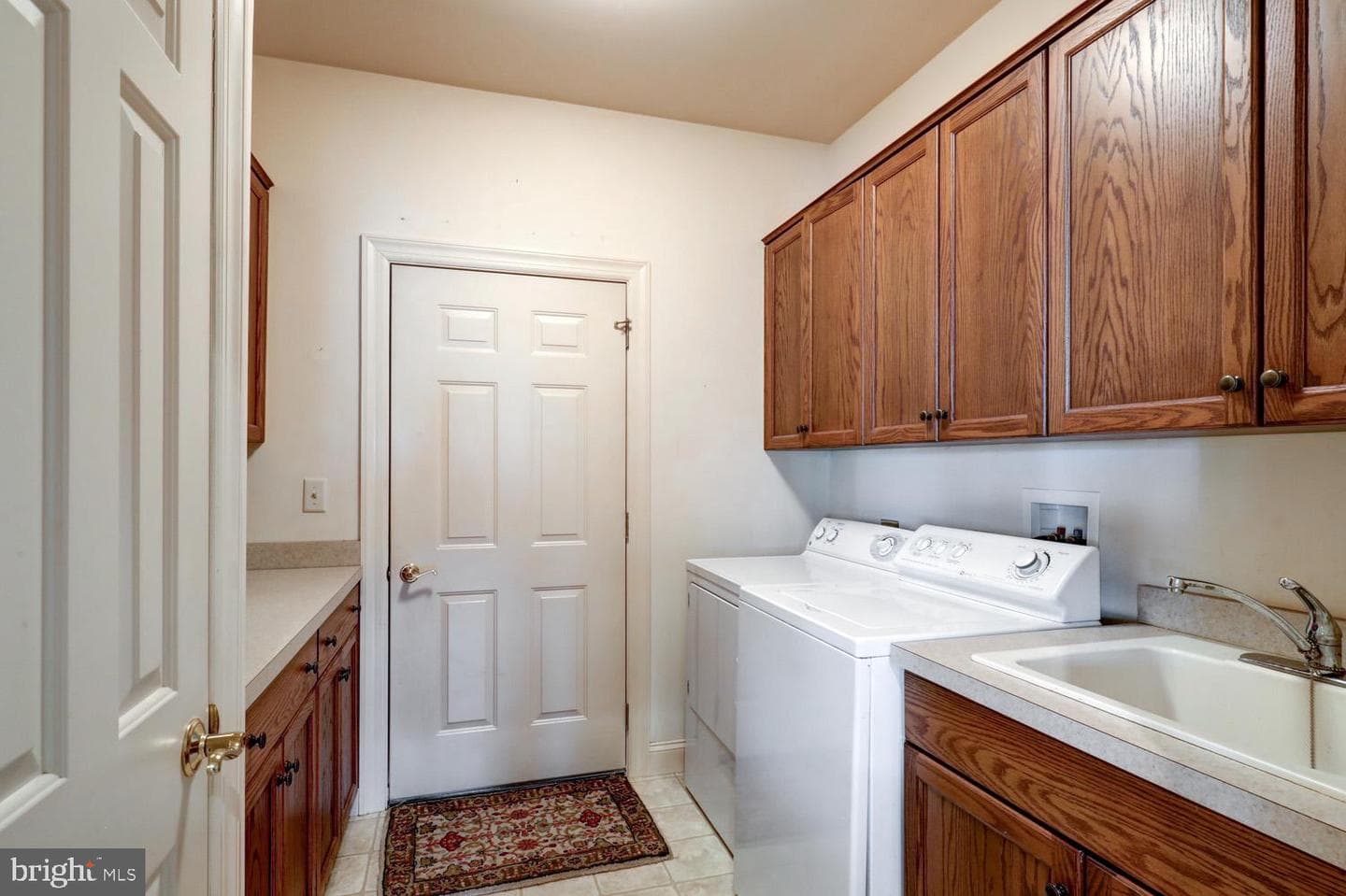 305 Miller Street photo 47
