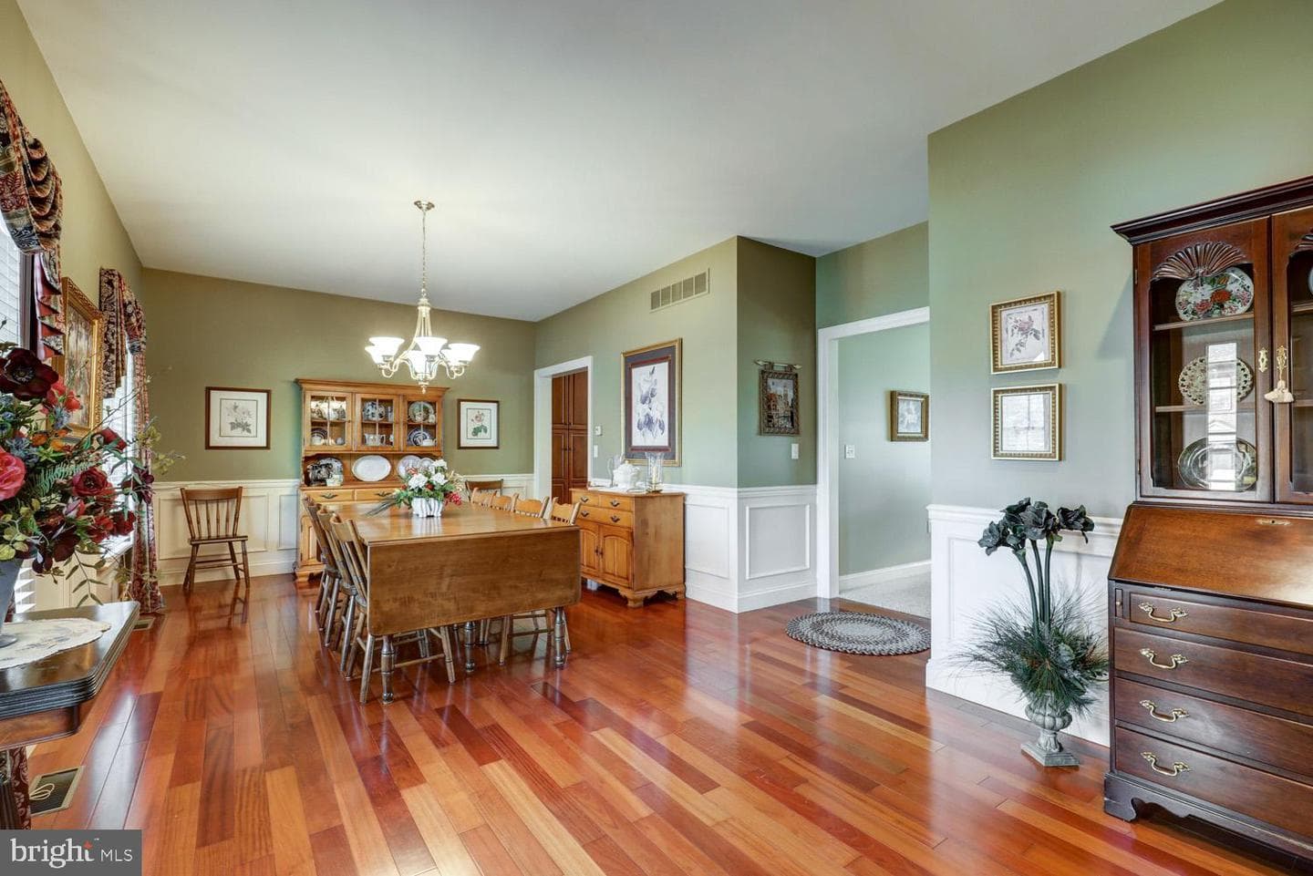 305 Miller Street photo 6