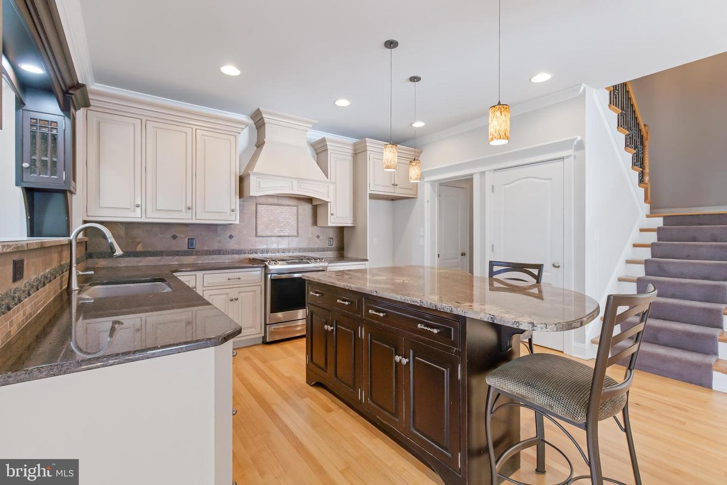 215 Meadow Creek Drive photo 11