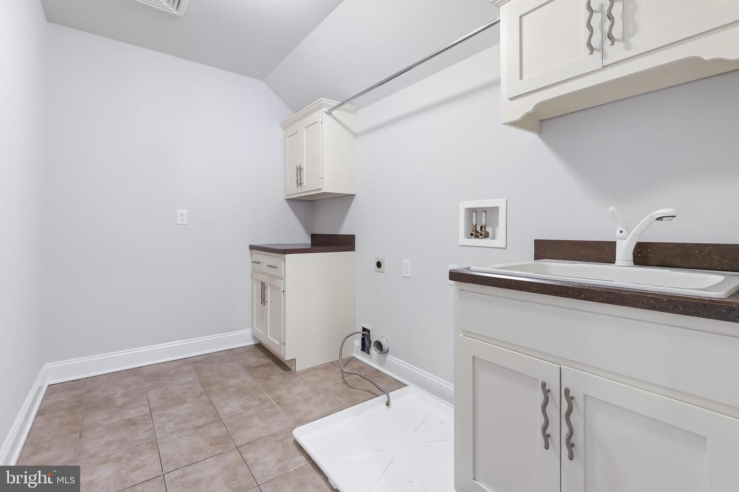 215 Meadow Creek Drive photo 20