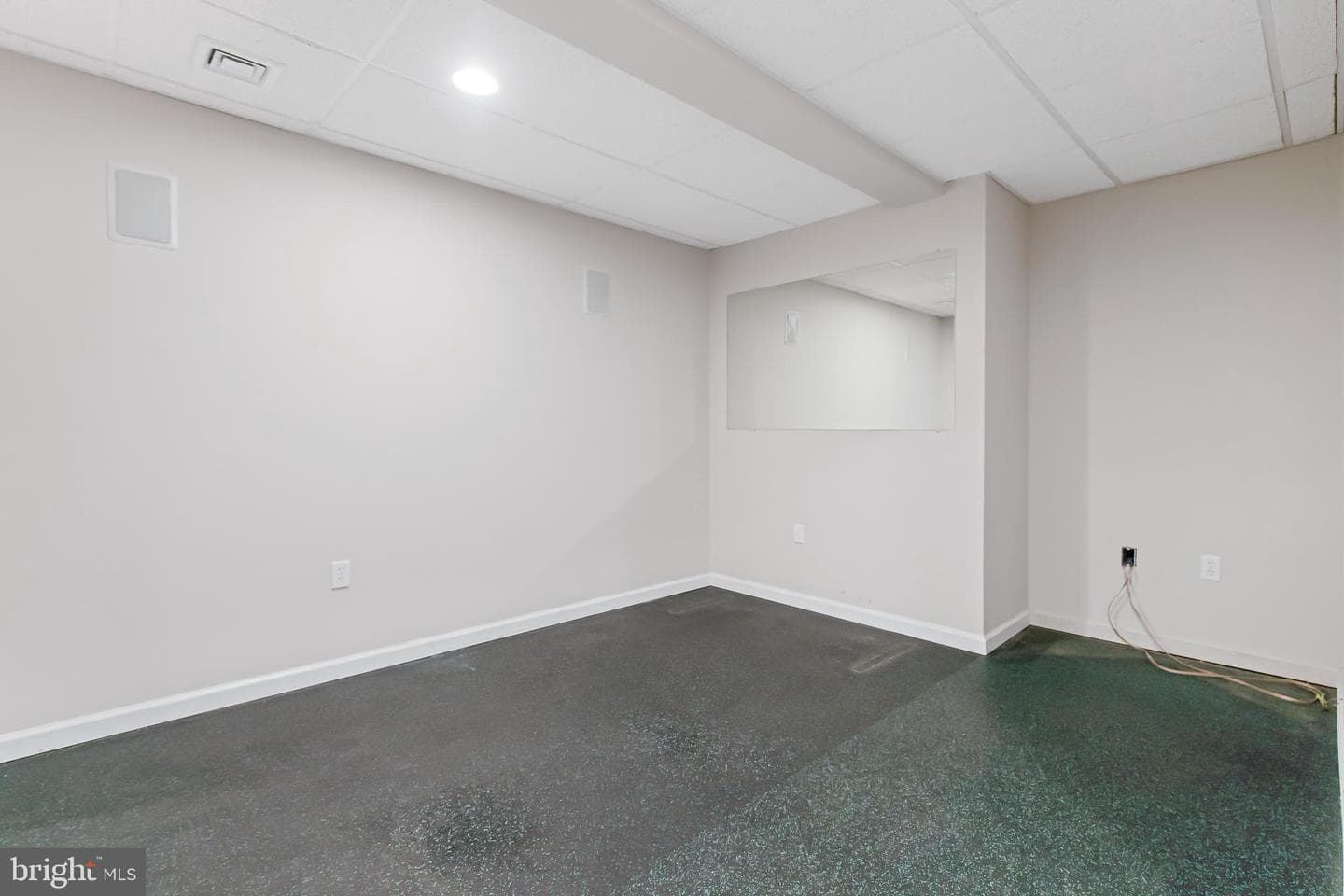 215 Meadow Creek Drive photo 21