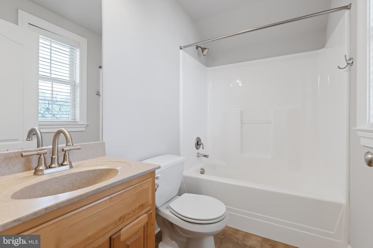 215 Meadow Creek Drive photo 29