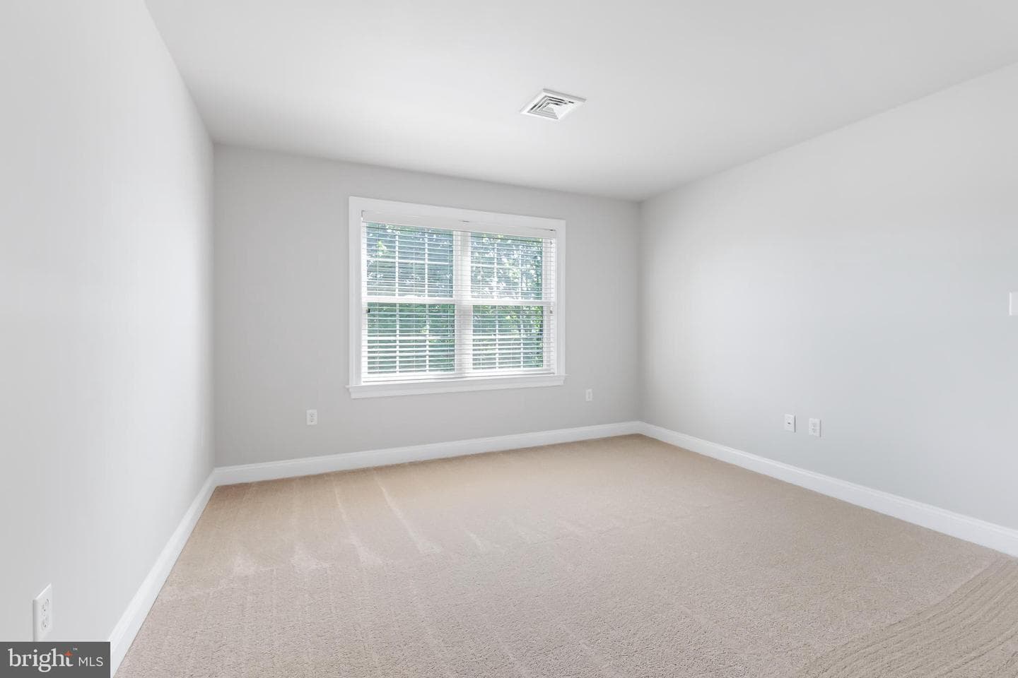 215 Meadow Creek Drive photo 31
