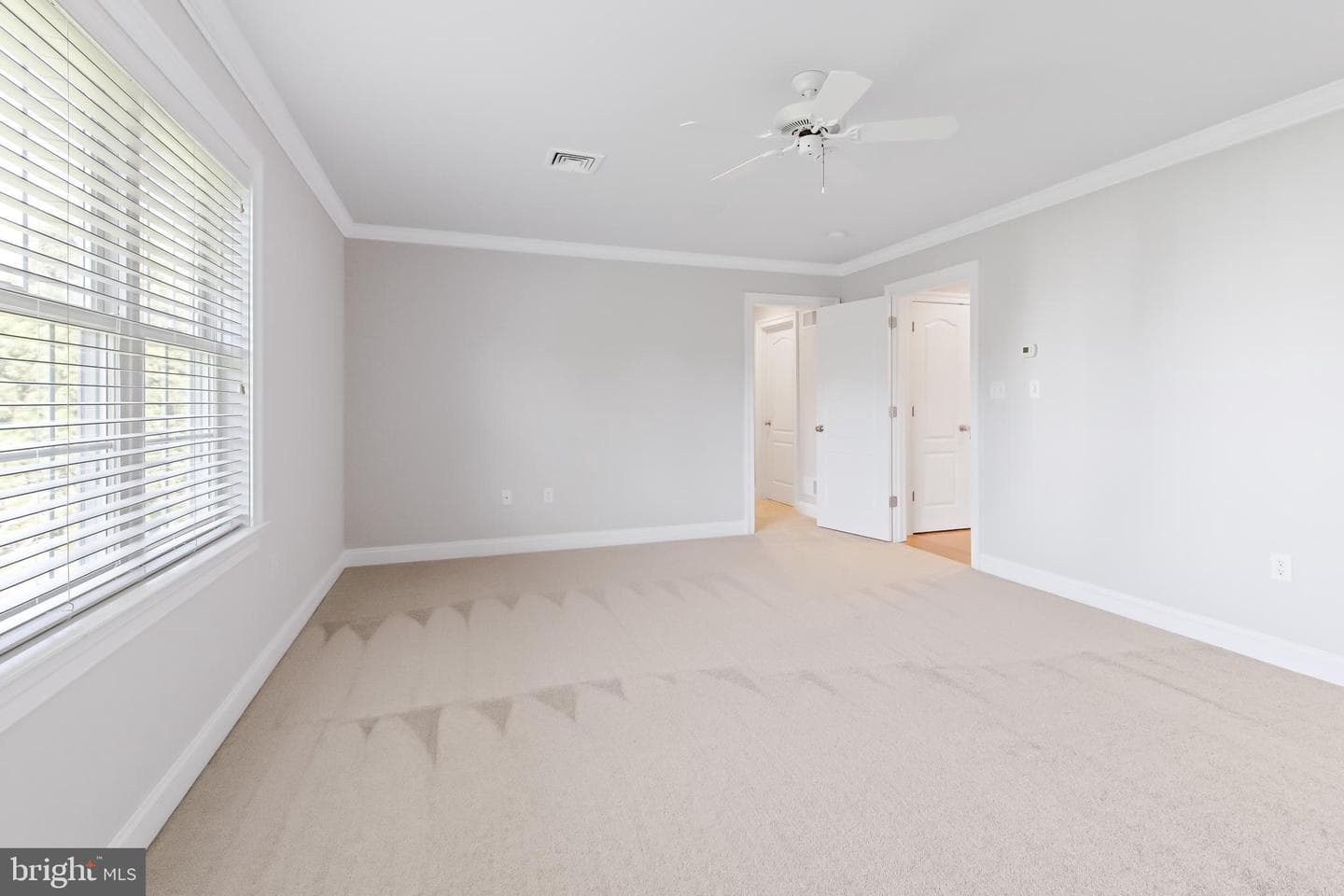 215 Meadow Creek Drive photo 34