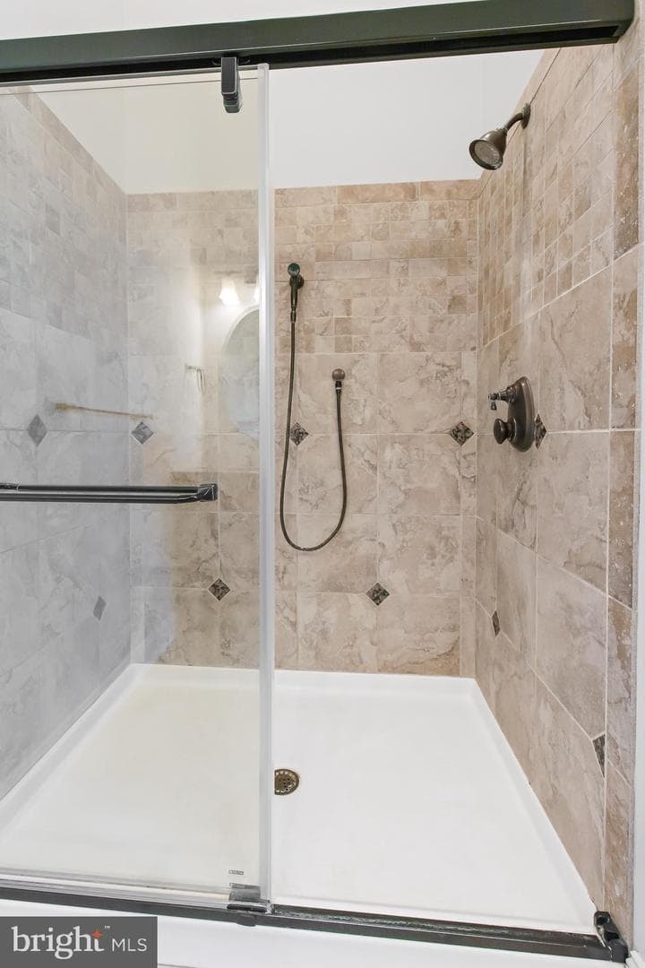 215 Meadow Creek Drive photo 37