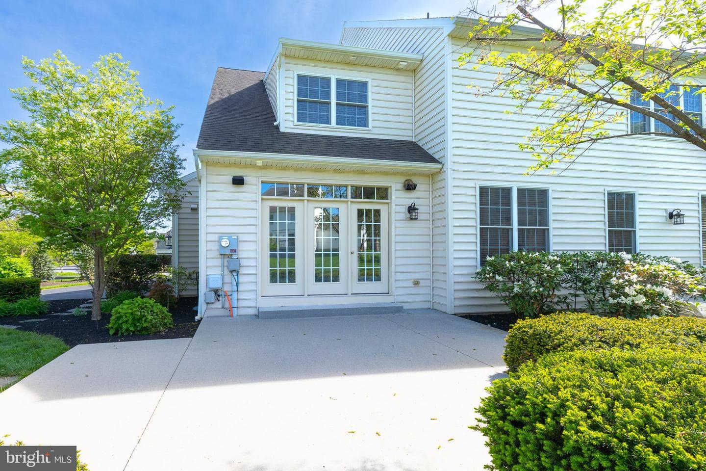 215 Meadow Creek Drive photo 45