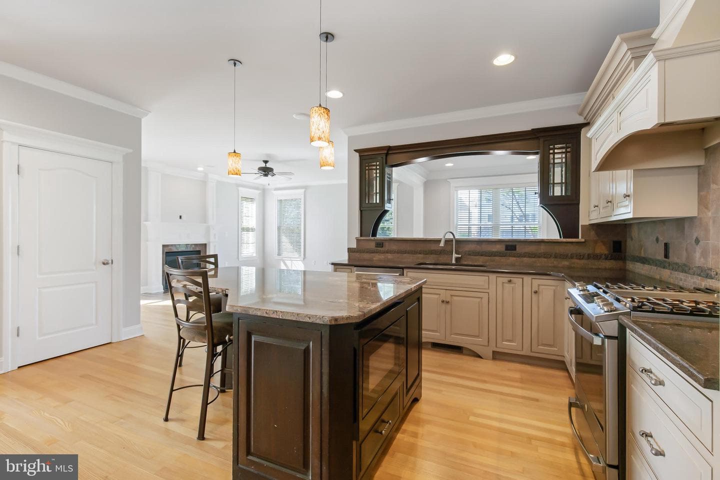 215 Meadow Creek Drive photo 9