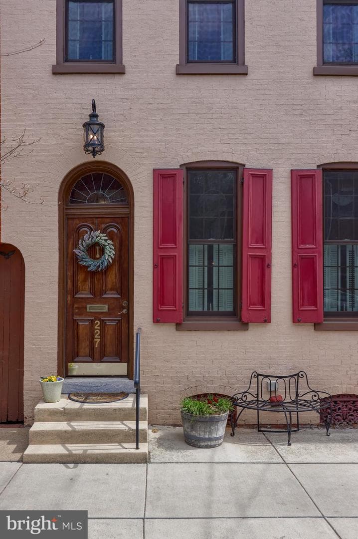 227 N Mulberry Street photo 5