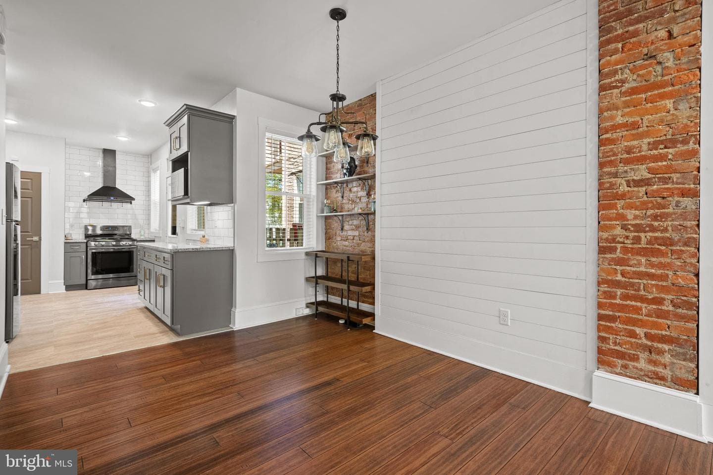 345 E Ross Street photo 10
