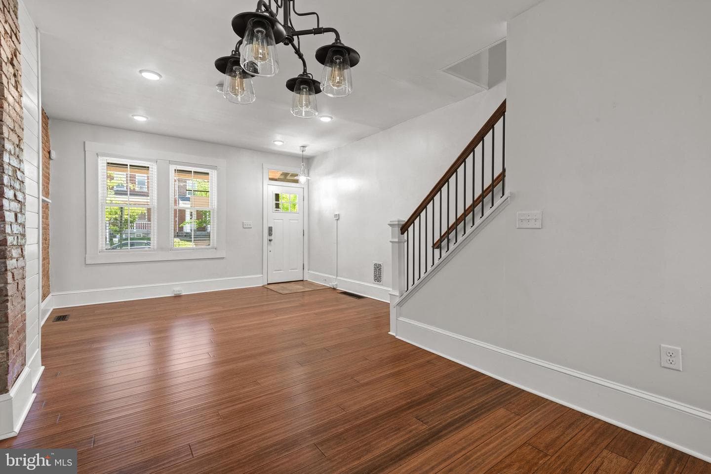 345 E Ross Street photo 11