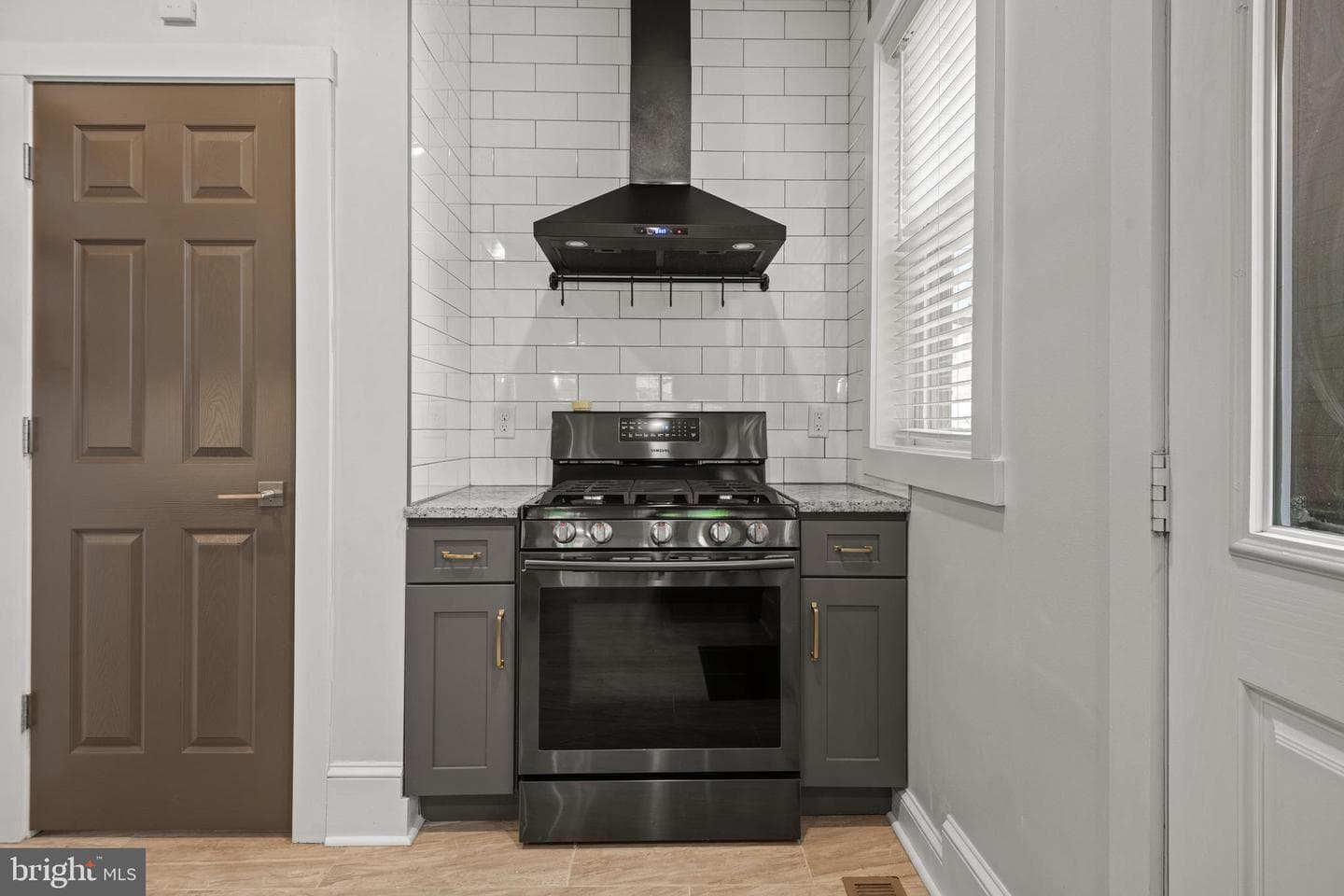 345 E Ross Street photo 15
