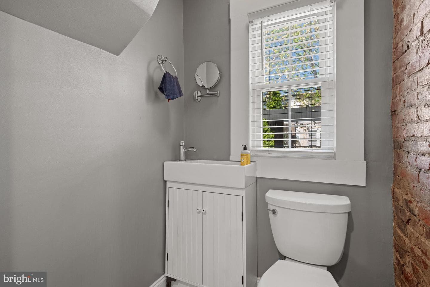 345 E Ross Street photo 18