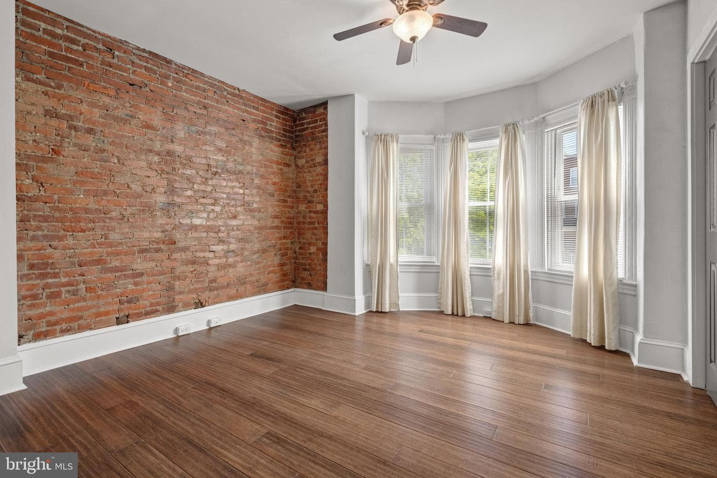 345 E Ross Street photo 21