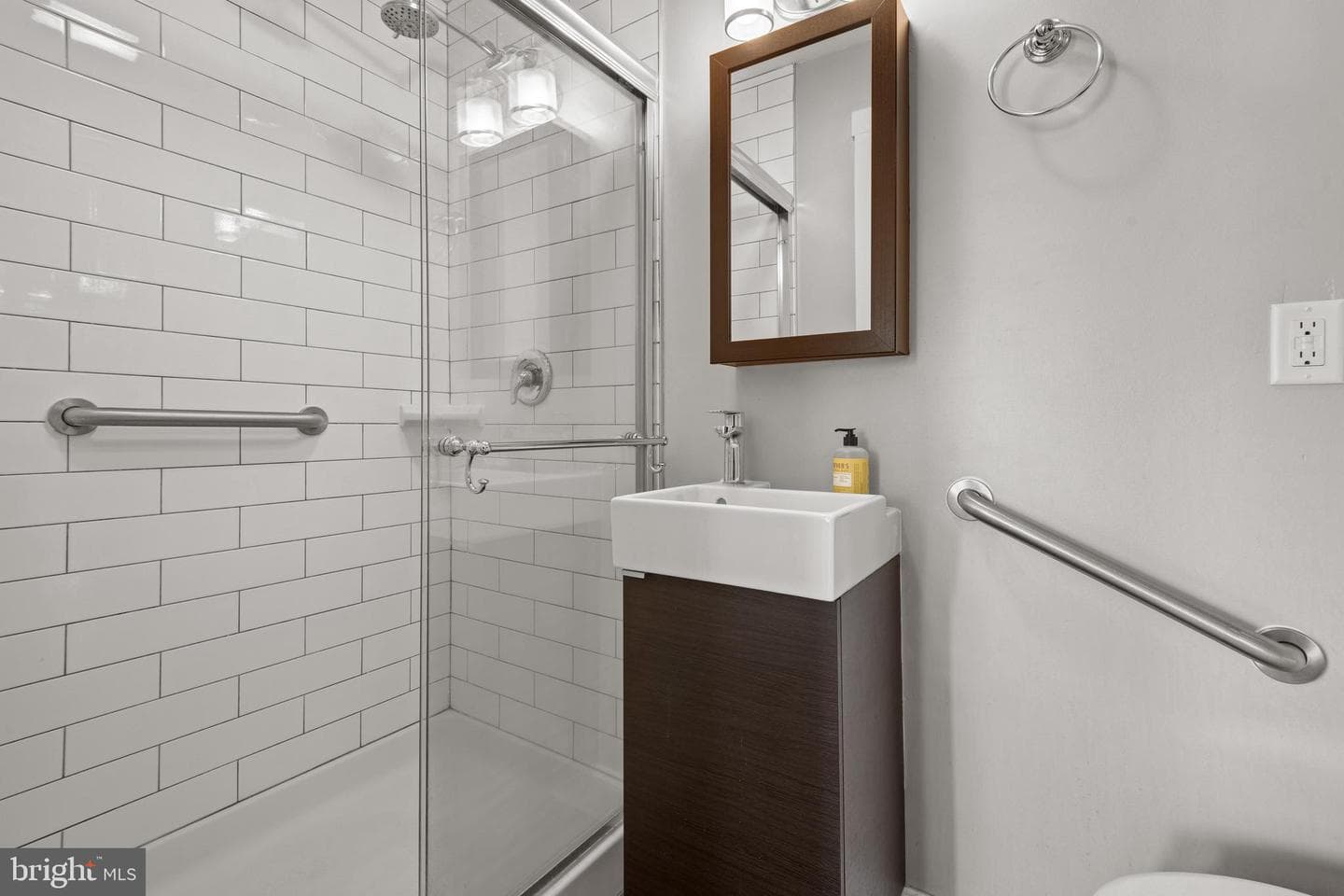 345 E Ross Street photo 25