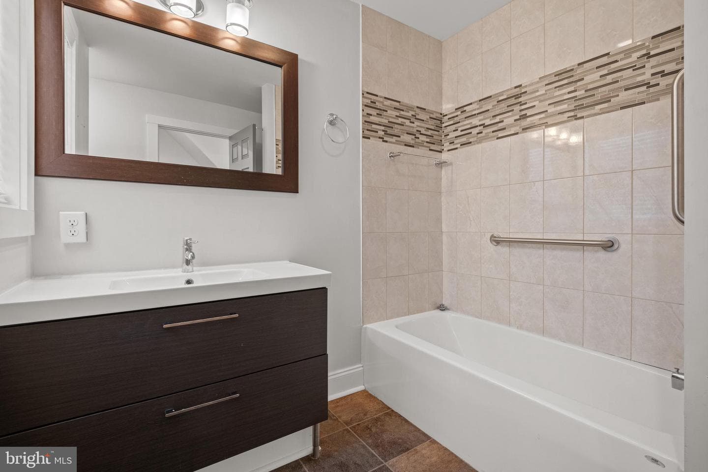 345 E Ross Street photo 30
