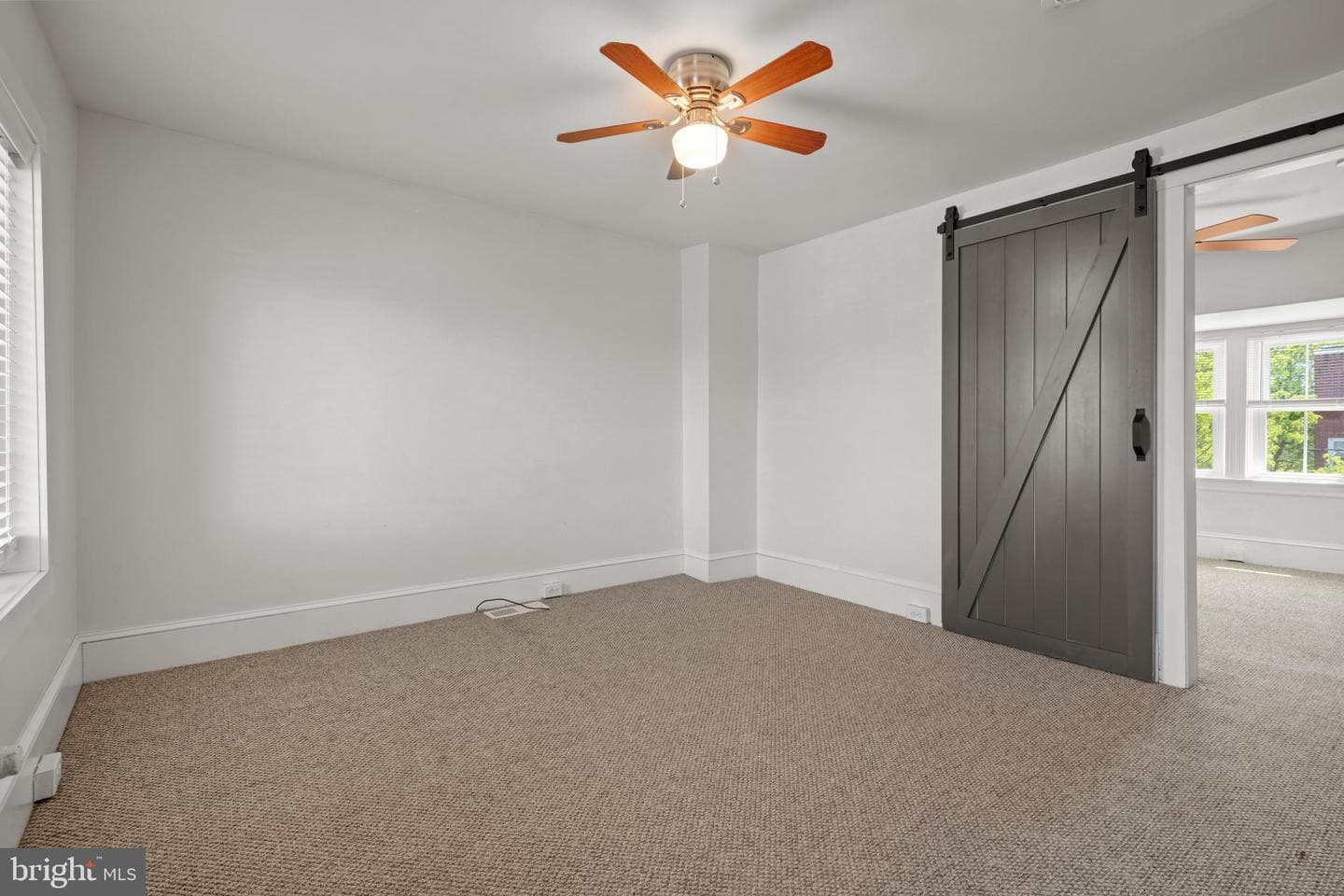345 E Ross Street photo 31