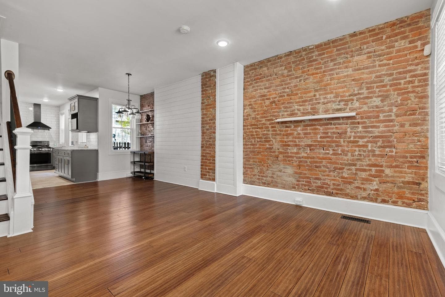 345 E Ross Street photo 6