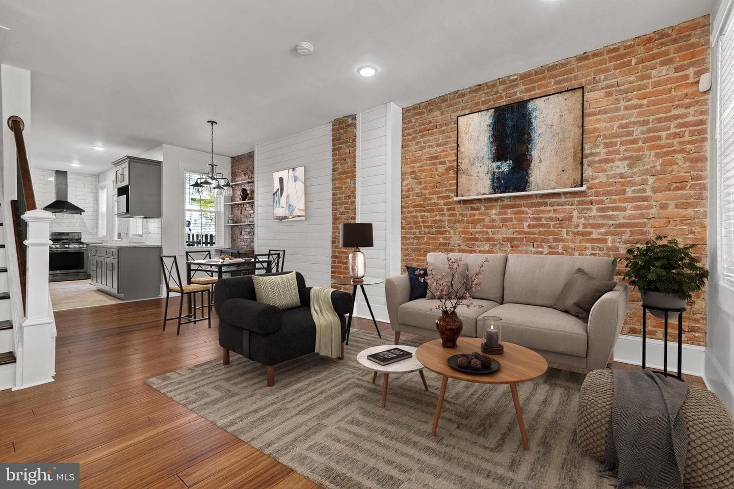 345 E Ross Street photo 7